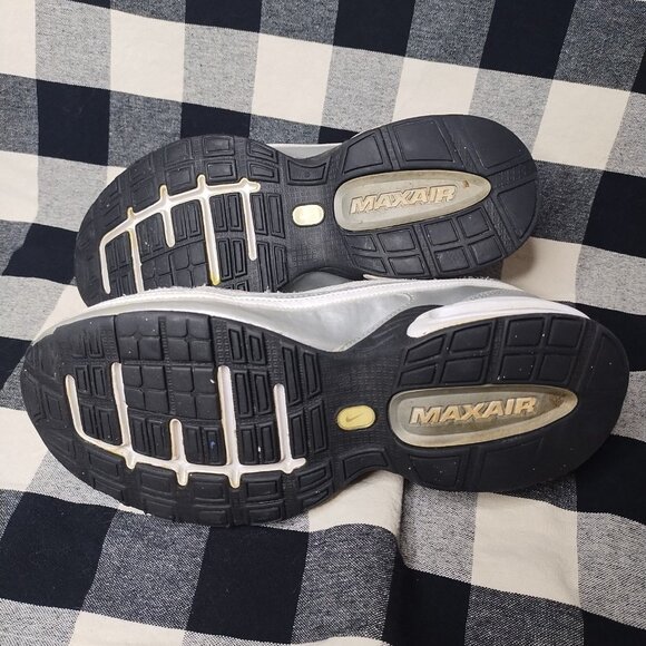 Ladies Nike Air Max Running Shoes Size 7.5 Y5 - Picture 6 of 8